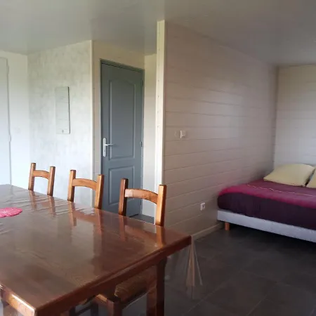 Les Maisonnettes De La Maneliere, En Campagne Proche Du Puy Dufou *