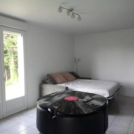 M. Clemenceau - Les Maisonnettes De La Maneliere Casa de Férias *