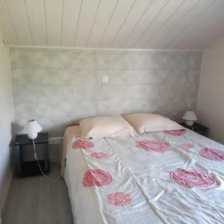M. Clemenceau - Les Maisonnettes De La Maneliere Holiday home La Flocelliere