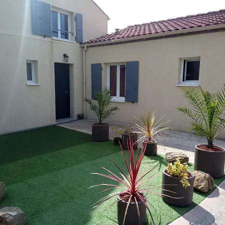 M. Clemenceau - Les Maisonnettes De La Maneliére La Flocellière