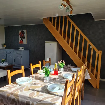 Semesterbostad Les Maisonnettes De La Maneliere, En Campagne Proche Du Puy Dufou *