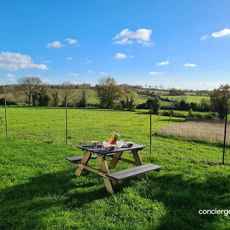 בית נופש Les Maisonnettes De La Maneliere, En Campagne Proche Du Puy Dufou
