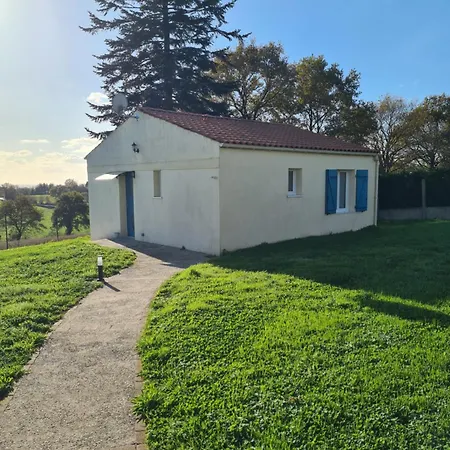 Les Maisonnettes De La Maneliere, En Campagne Proche Du Puy Dufou La Flocellière