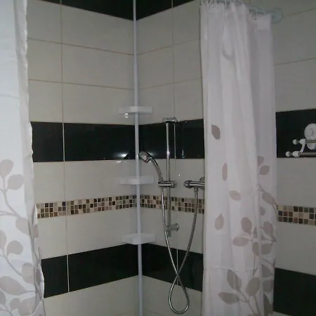 M. Clemenceau - Les Maisonnettes De La Maneliere Holiday home