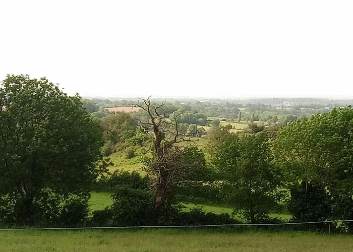 Les Maisonnettes De La Maneliere, En Campagne Proche Du Puy Dufou Holiday home