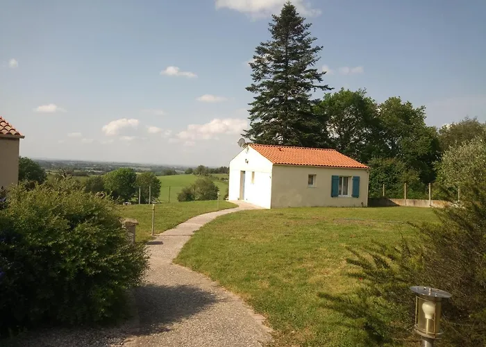 Les Maisonnettes De La Maneliere, En Campagne Proche Du Puy Dufou Holiday home