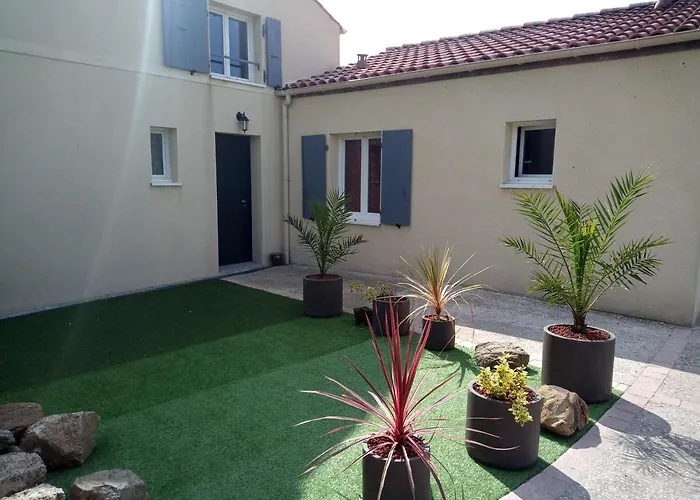 M. Clemenceau - Les Maisonnettes De La Maneliere La Flocellière