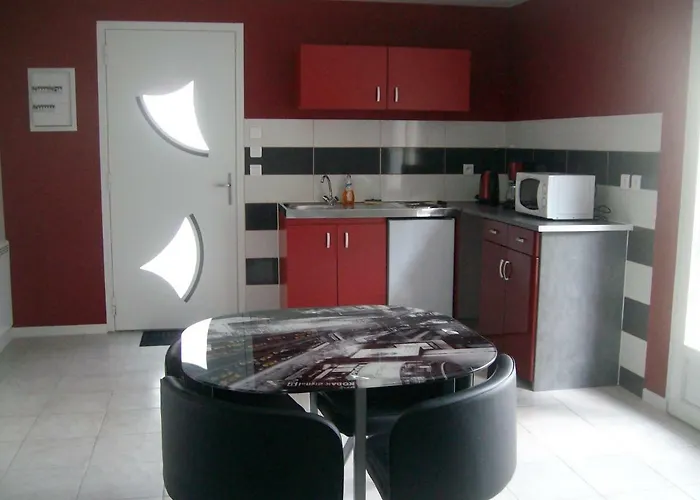 M. Clemenceau - Les Maisonnettes De La Maneliére Сasa de vacaciones *